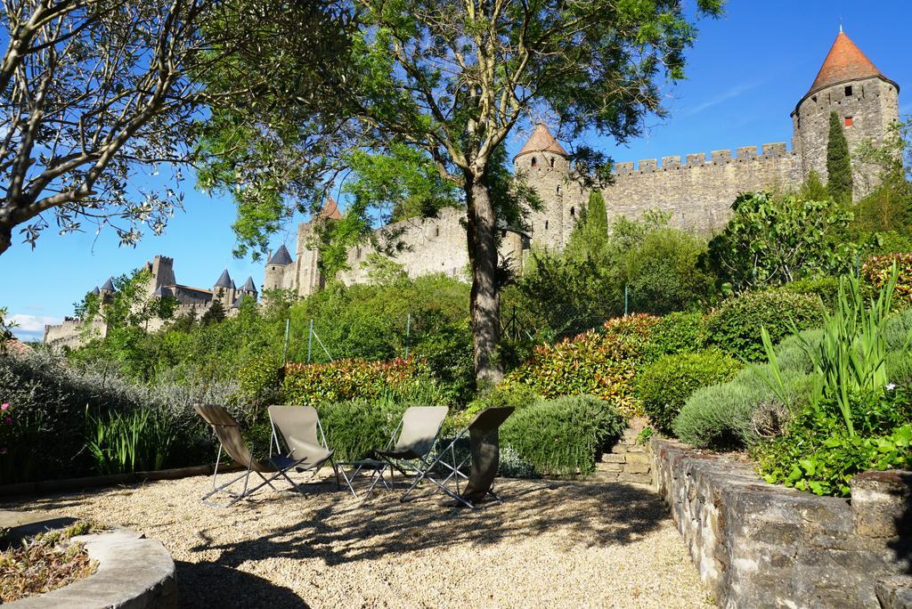 Sous Les Courtines
