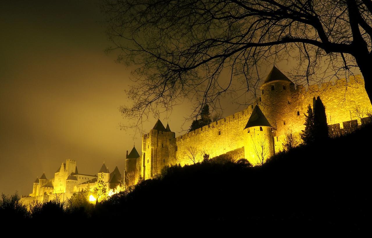 Sous Les Courtines * Carcassonne